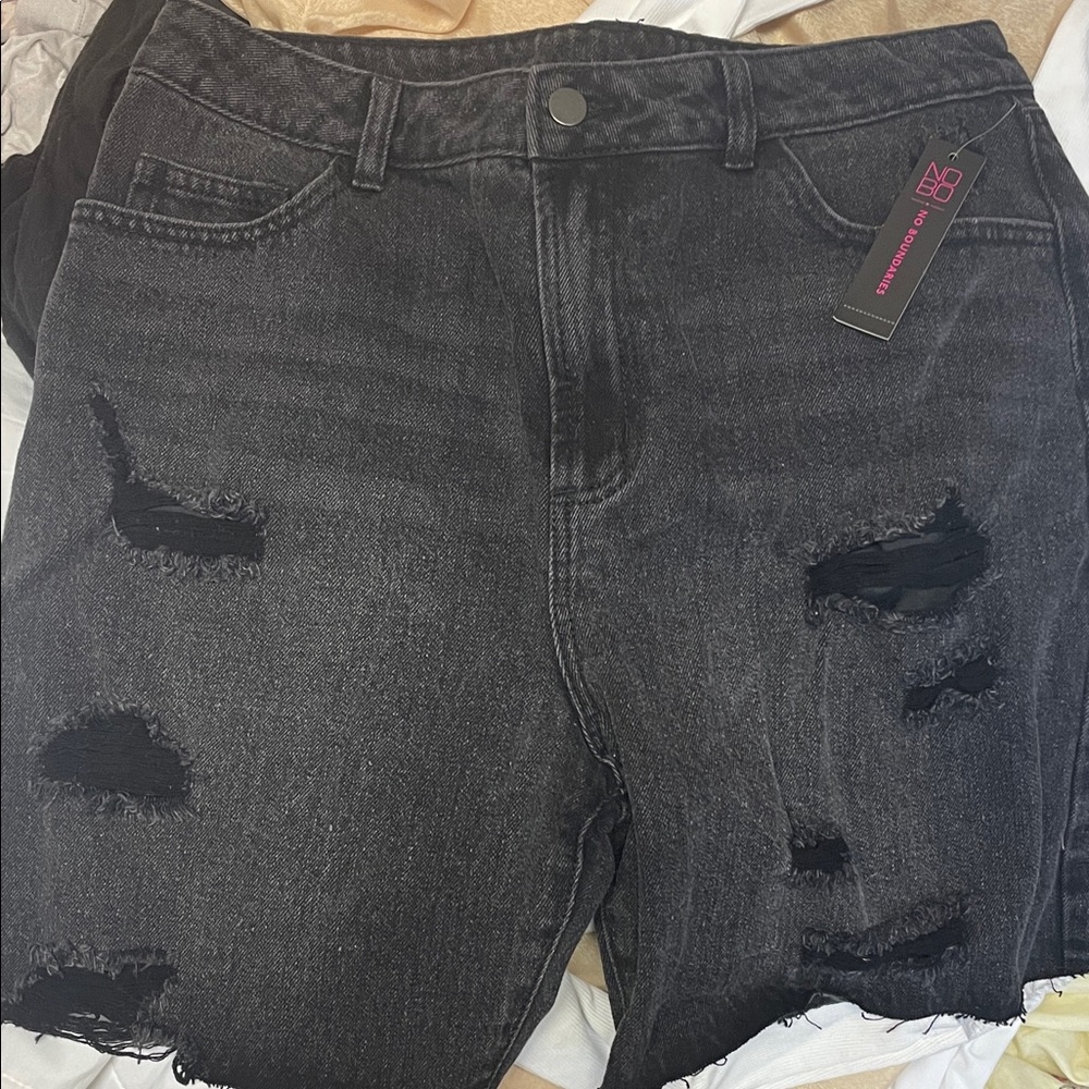 No Boundaries Black Distressed Women’s Boyfriend Jeans Shorts